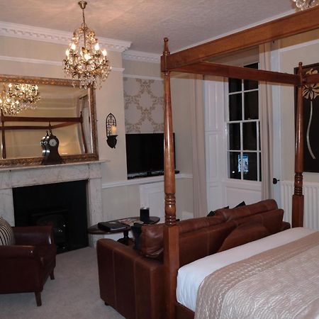 White Linen Whitby, Room Only Екстериор снимка