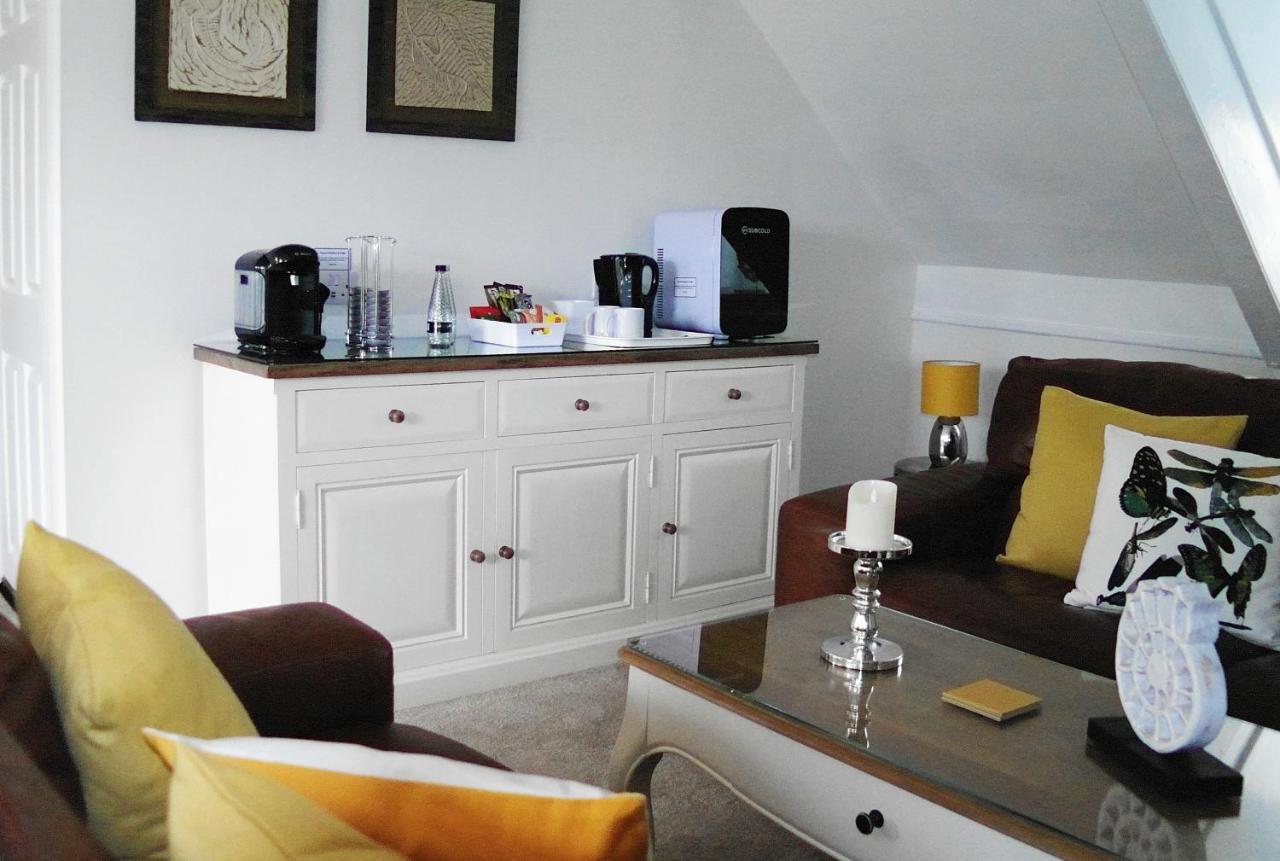 White Linen Whitby, Room Only Екстериор снимка