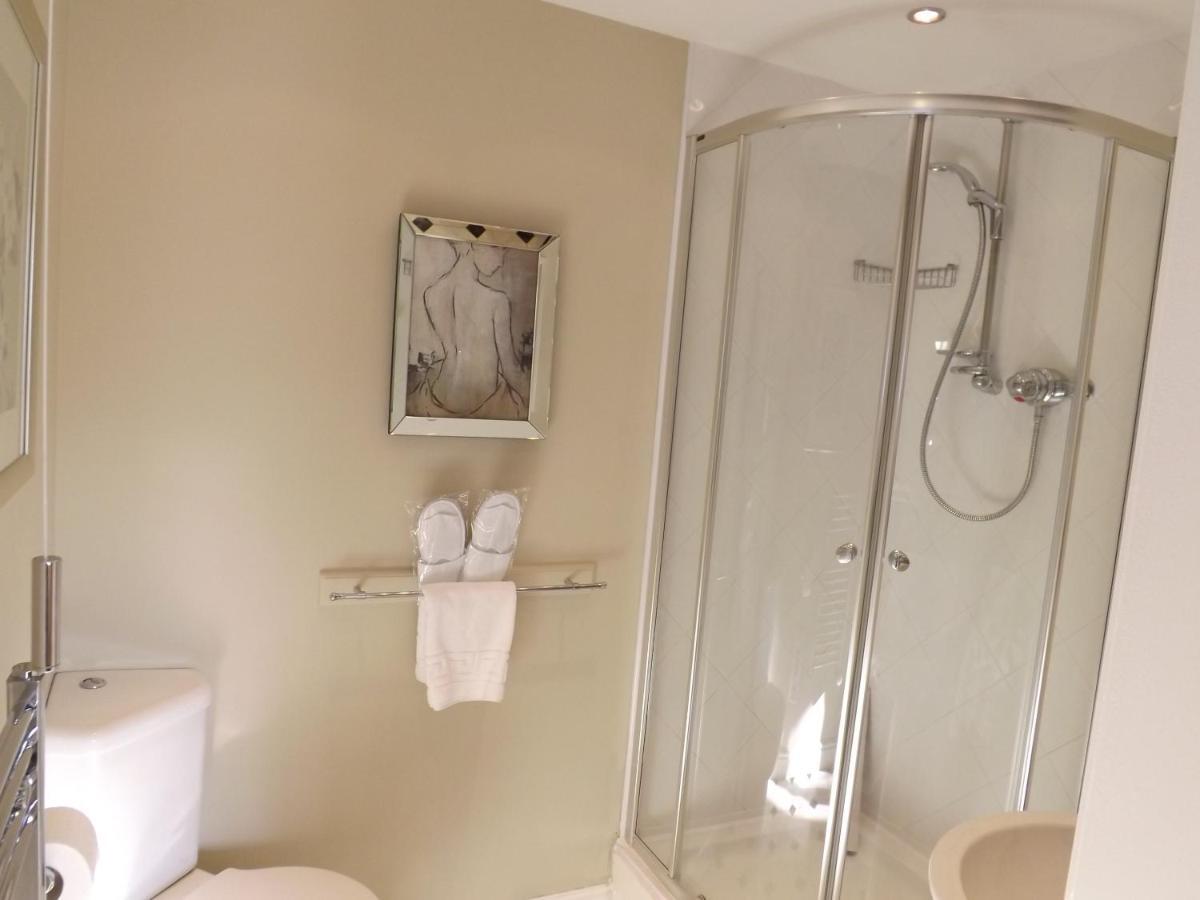 White Linen Whitby, Room Only Екстериор снимка