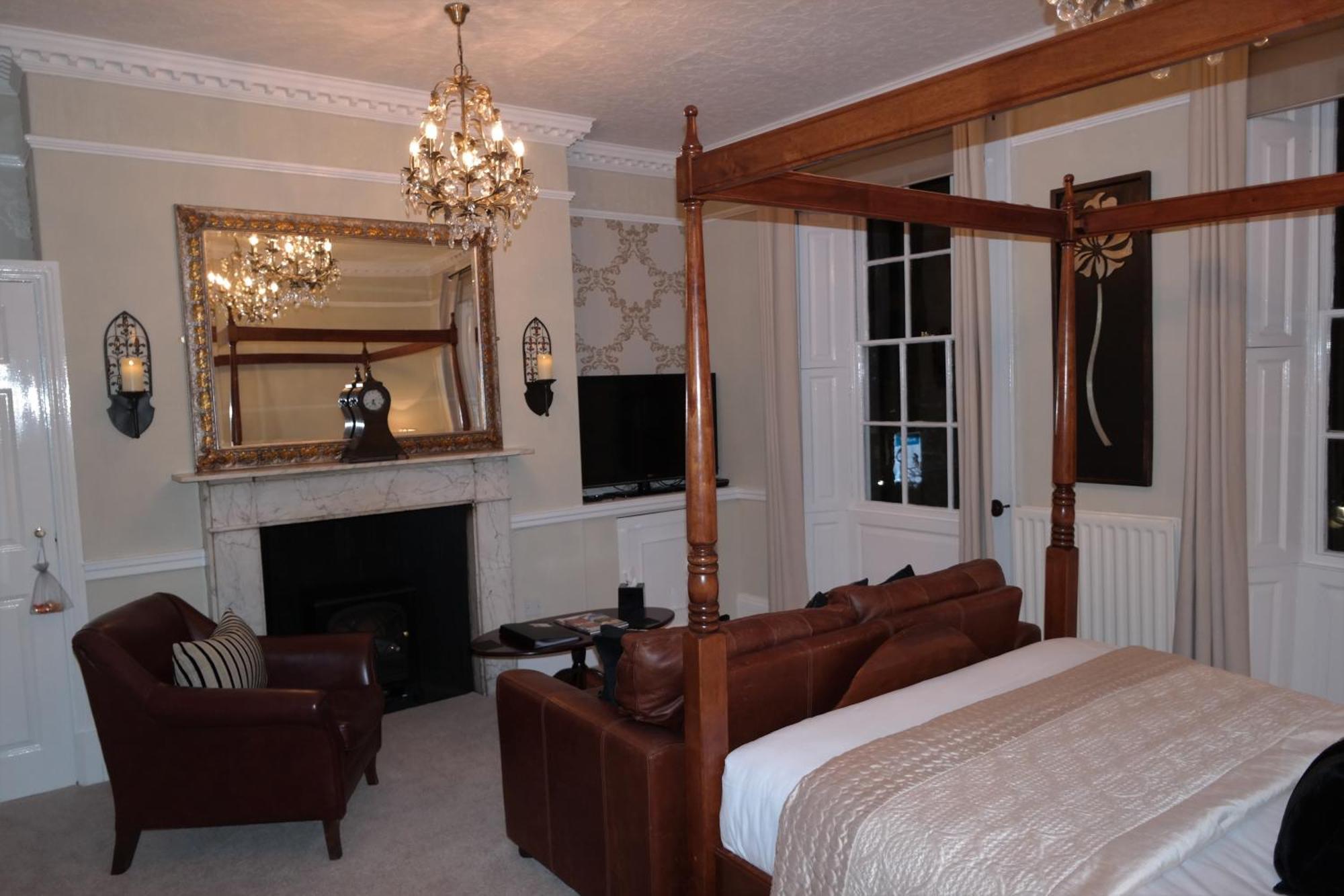 White Linen Whitby, Room Only Екстериор снимка