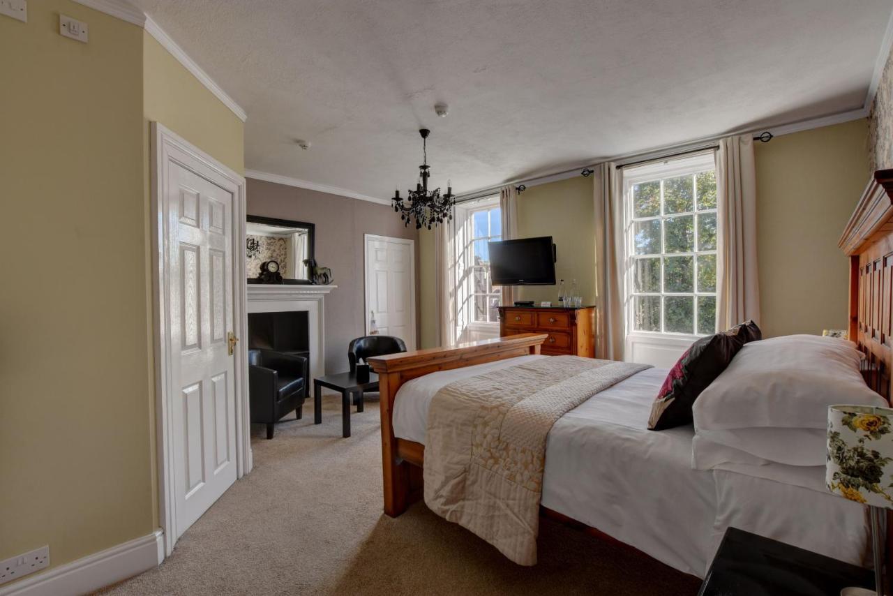 White Linen Whitby, Room Only Екстериор снимка