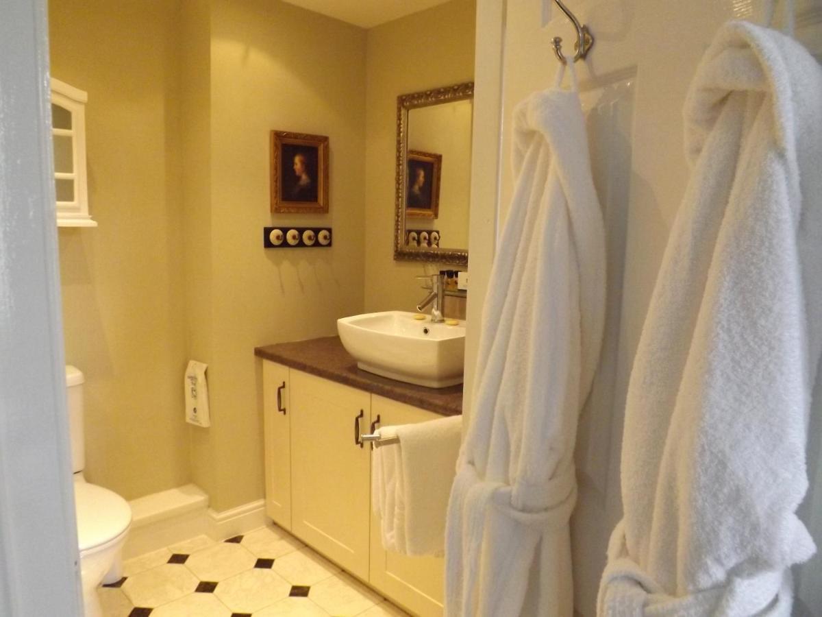 White Linen Whitby, Room Only Екстериор снимка