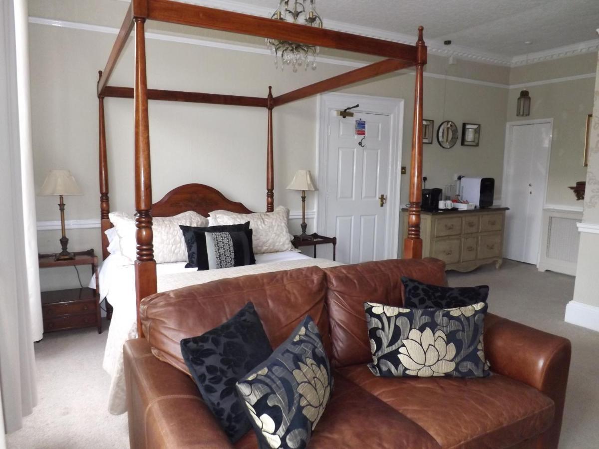White Linen Whitby, Room Only Екстериор снимка