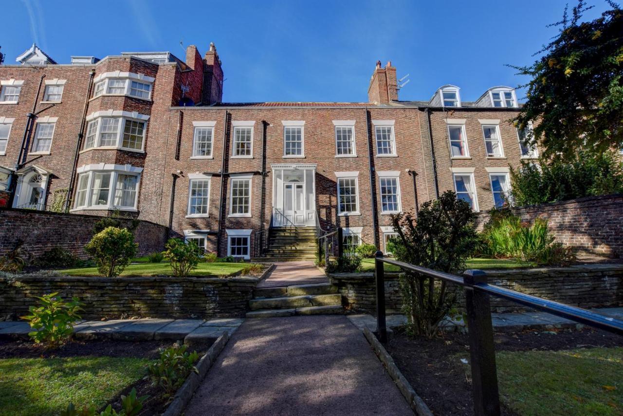 White Linen Whitby, Room Only Екстериор снимка