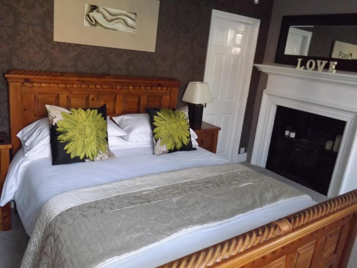 White Linen Whitby, Room Only Екстериор снимка